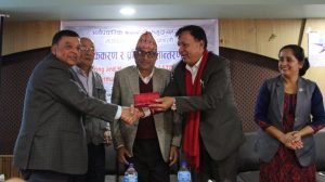 Mr Chhatkuli handing over the LIMS results to Mayor Mr Ban. Photo: Lumanti/Ananta Bajracharya