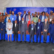 Minister of Land Affairs Aimé Sakombi Molendo and customary chiefs at the workshop