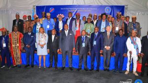 Minister of Land Affairs Aimé Sakombi Molendo and customary chiefs at the workshop